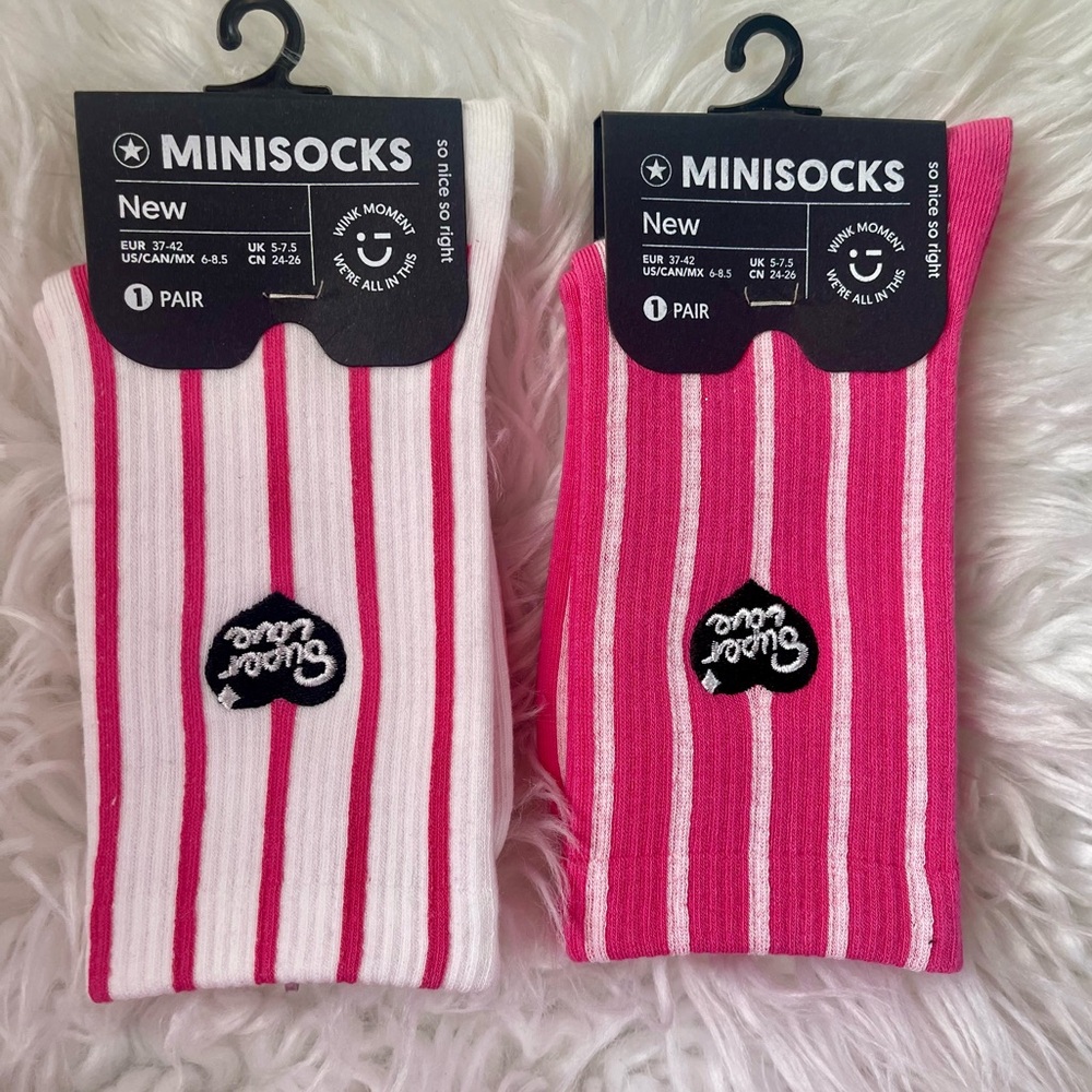 Socksā - Picture 2 of 3